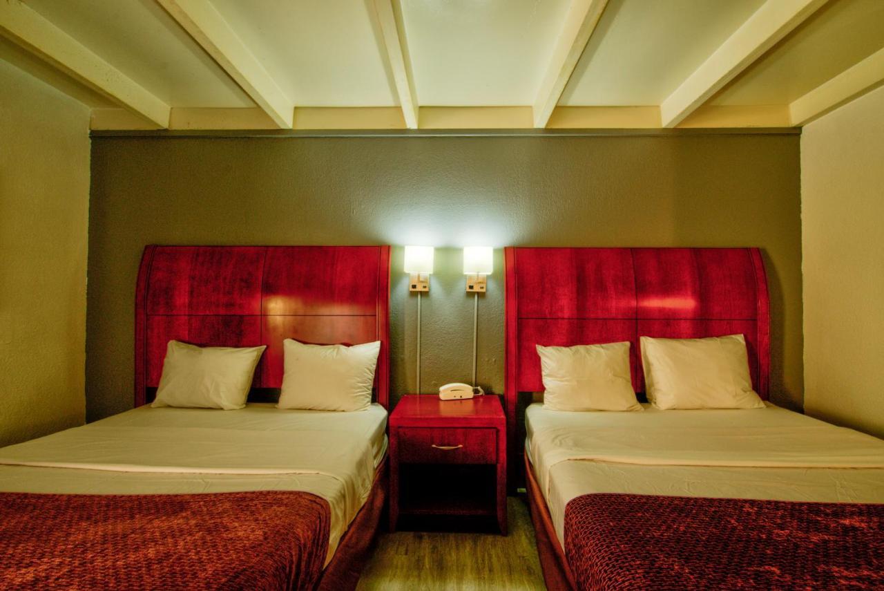 Clearwater Hotel Buitenkant foto
