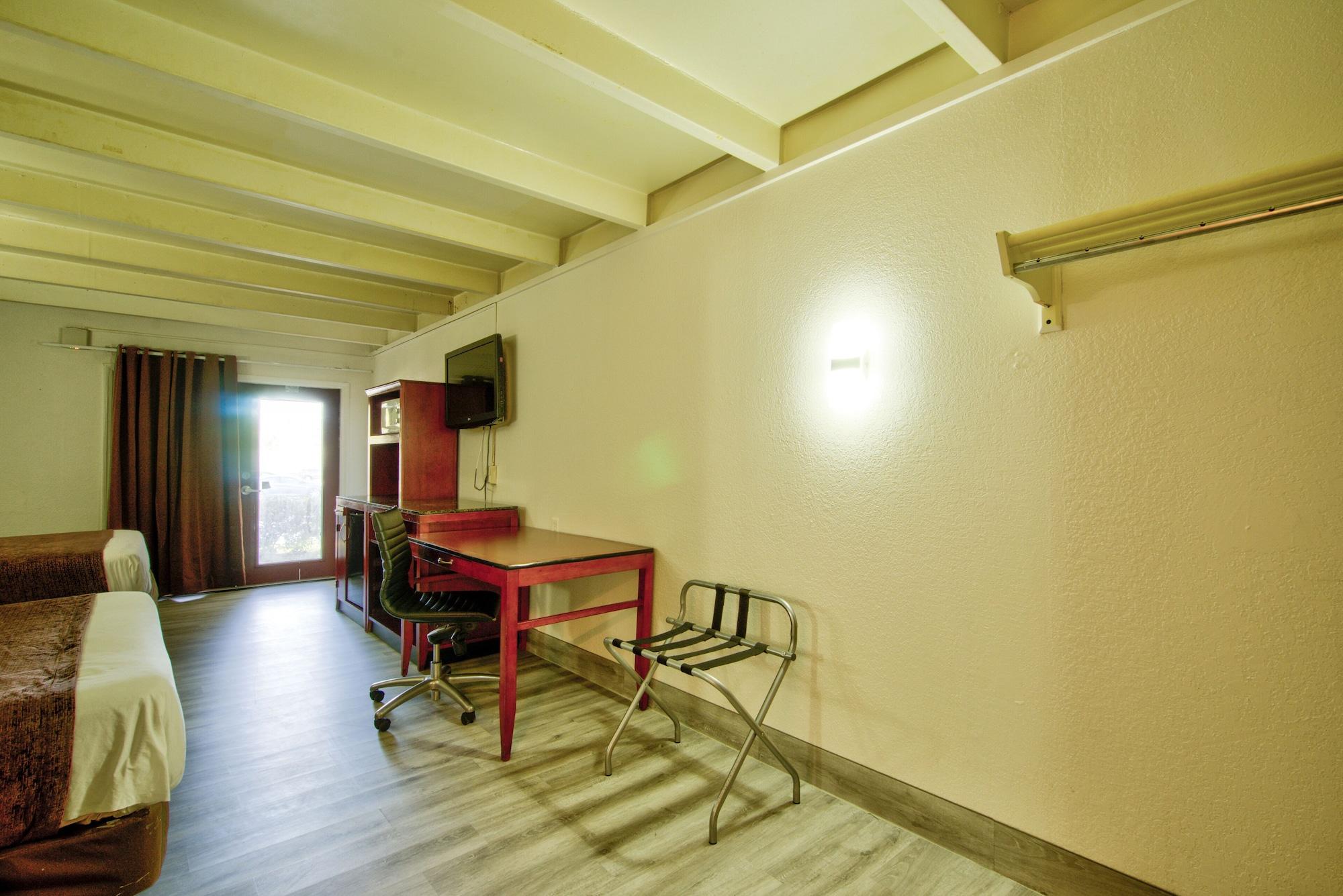 Clearwater Hotel Buitenkant foto