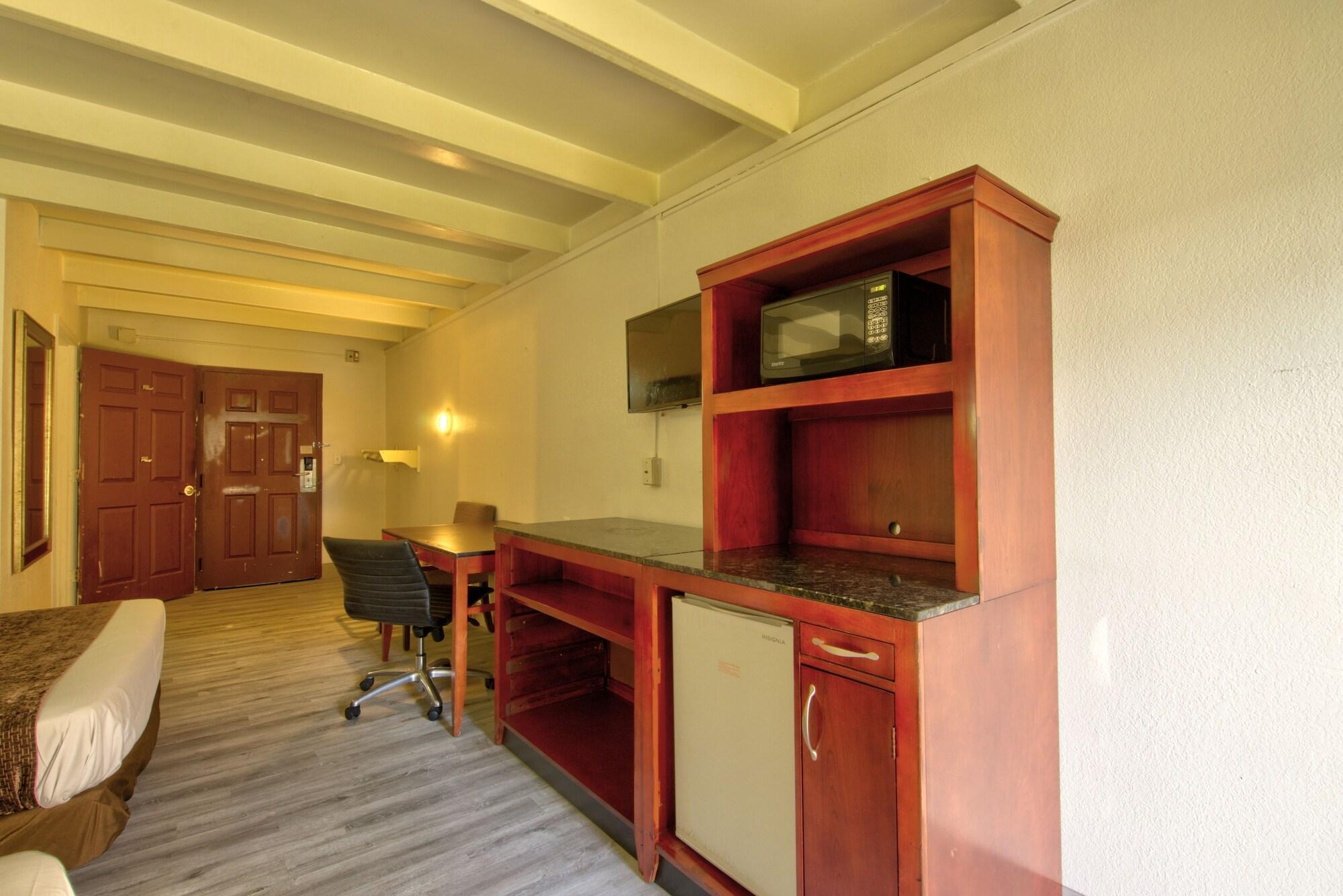 Clearwater Hotel Buitenkant foto